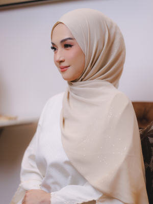 ADARAA-GLITTER-NUDE-CREAM-2.png